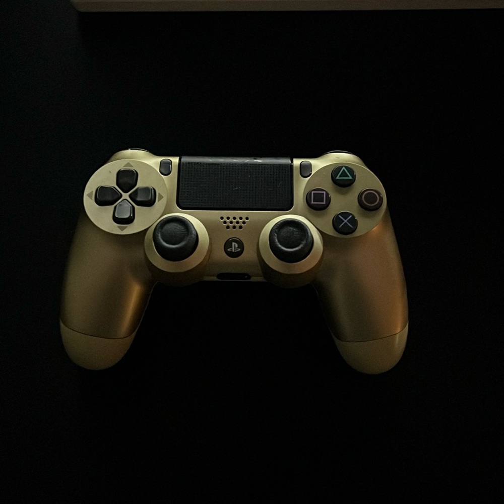 PS4 controller gold